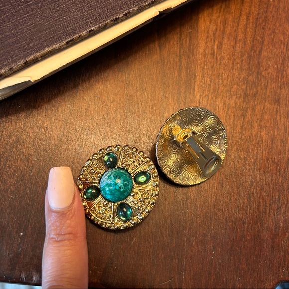 Buyers givy !!! Vintage Style Gold tone and Turquoise glass beads Earrings clip - Picture 5 of 6